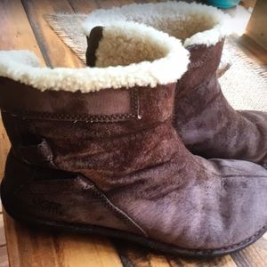 UGG suede boots. Sz 8